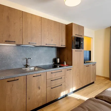 Elma - * リヴィーニョ