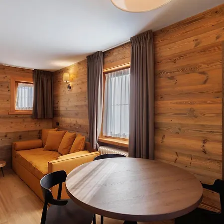 Chalet Elma - *